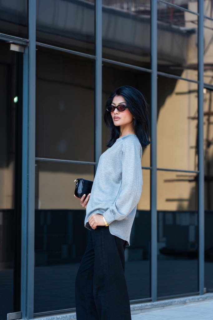 BASEMARK HIGH-LOW SWEATSHIRT FOR WOMEN Image